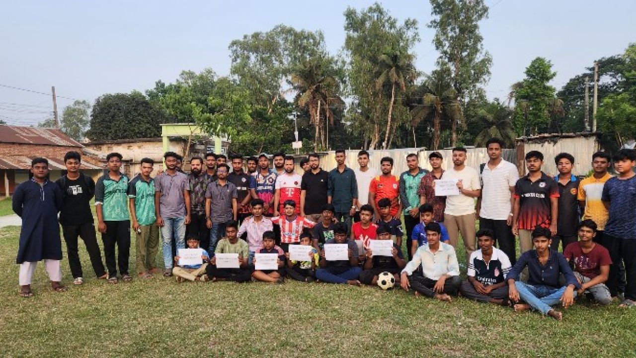 নড়াইলে মাদ্রাসার মাঠ খেলার জন্য উন্মুক্ত রাখতে ডিসির কাছে এলাকাবাসীর অভিযোগ