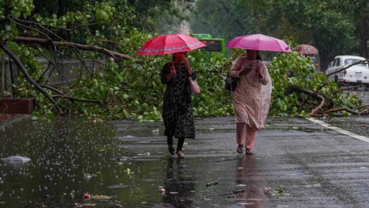 দুপুরের মধ্যে দুই বিভাগে ৬০ কিমি বেগে ঝড়ের আভাস