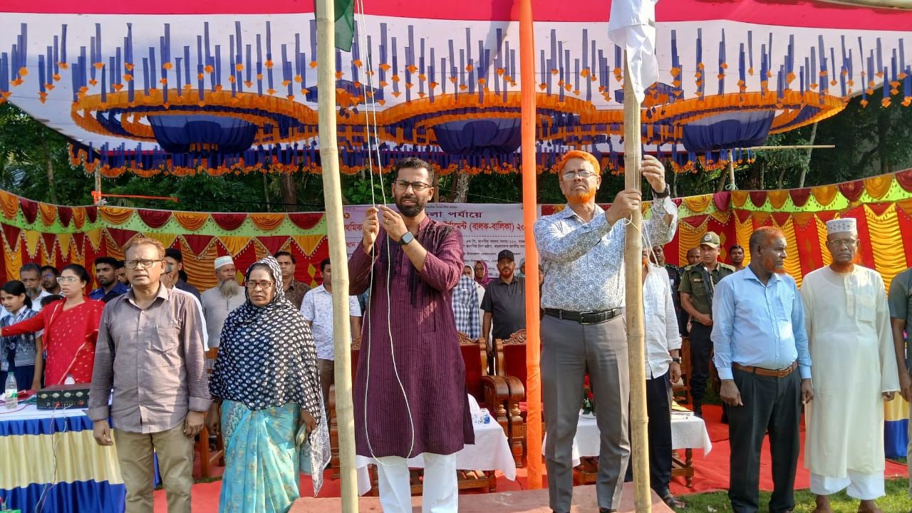 বেতাগীতে প্রাথমিক বিদ্যালয় গোল্ডকাপ ফুটবল টুর্নামেন্টের জমকালো উদ্বোধন