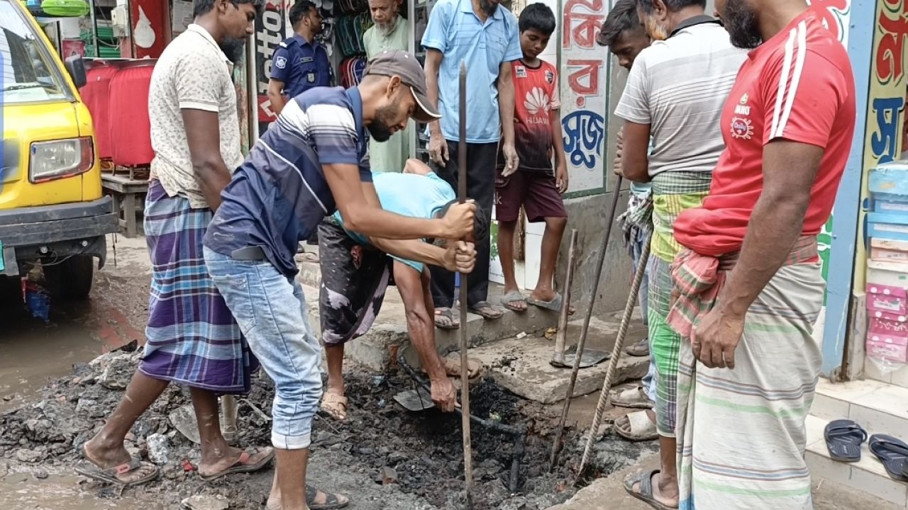 রূপগঞ্জে অবৈধ গ্যাস সংযোগ বিচ্ছিন্ন করণ অভিযান