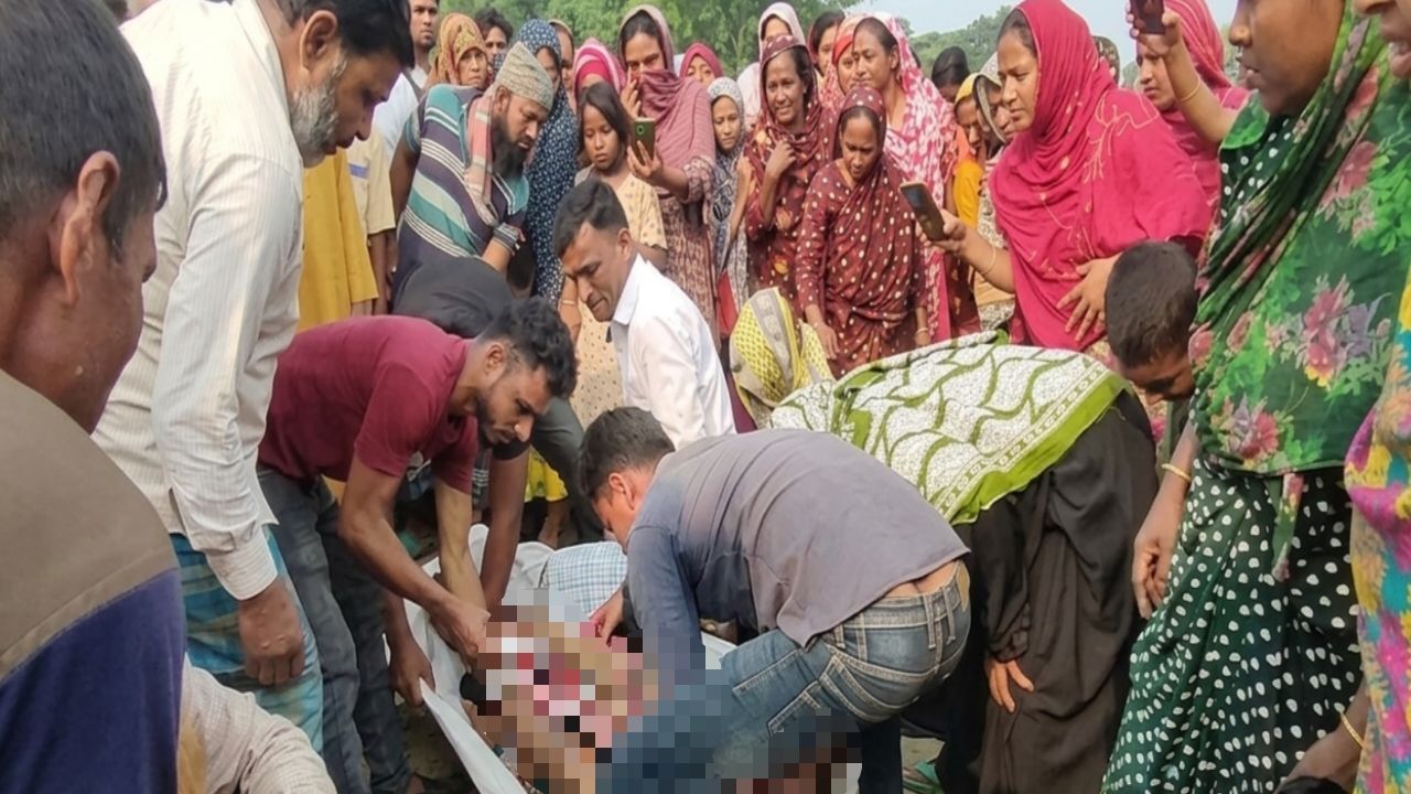 নাভারনে কভার ভ্যানের কেড়ে নিল দুই প্রাণ: বাজারে ঝাল নিয়ে যাওয়া হলো না শাহিন ও তুজাম্মেলের