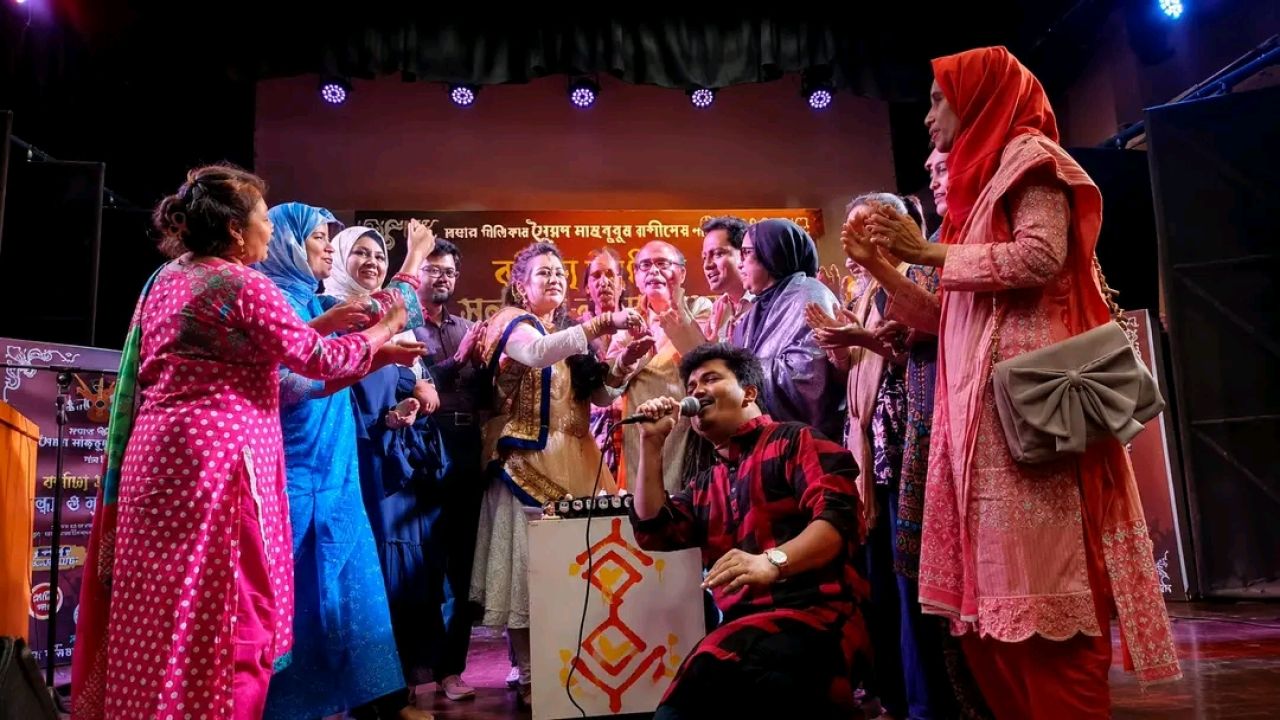  কচিকাঁচার মিলনায়তনে ‘মাটির সুর’-এর বর্ণাঢ্য সাংস্কৃতিক সন্ধ্যা