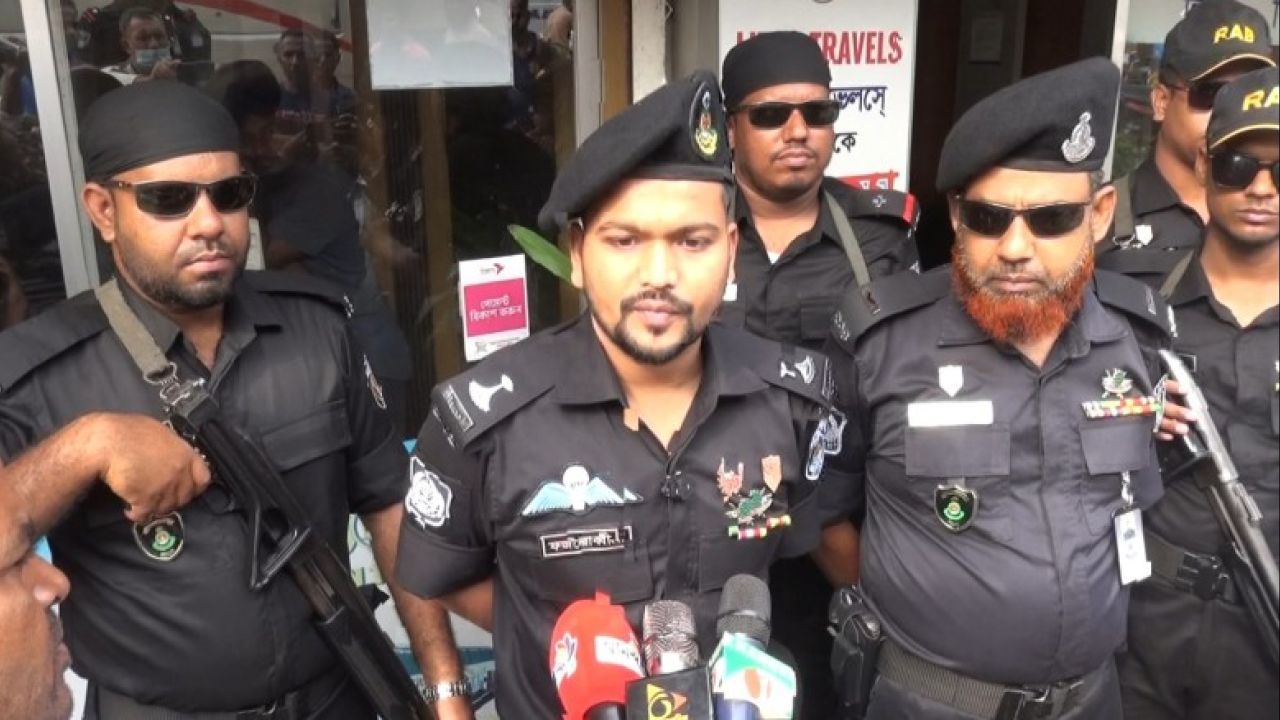 পশুর হাট ও ঈদযাত্রায় অপরাধ দমনে মাঠে র&zwj;্যাব: যশোর-নড়াইলে কঠোর নজরদারি
