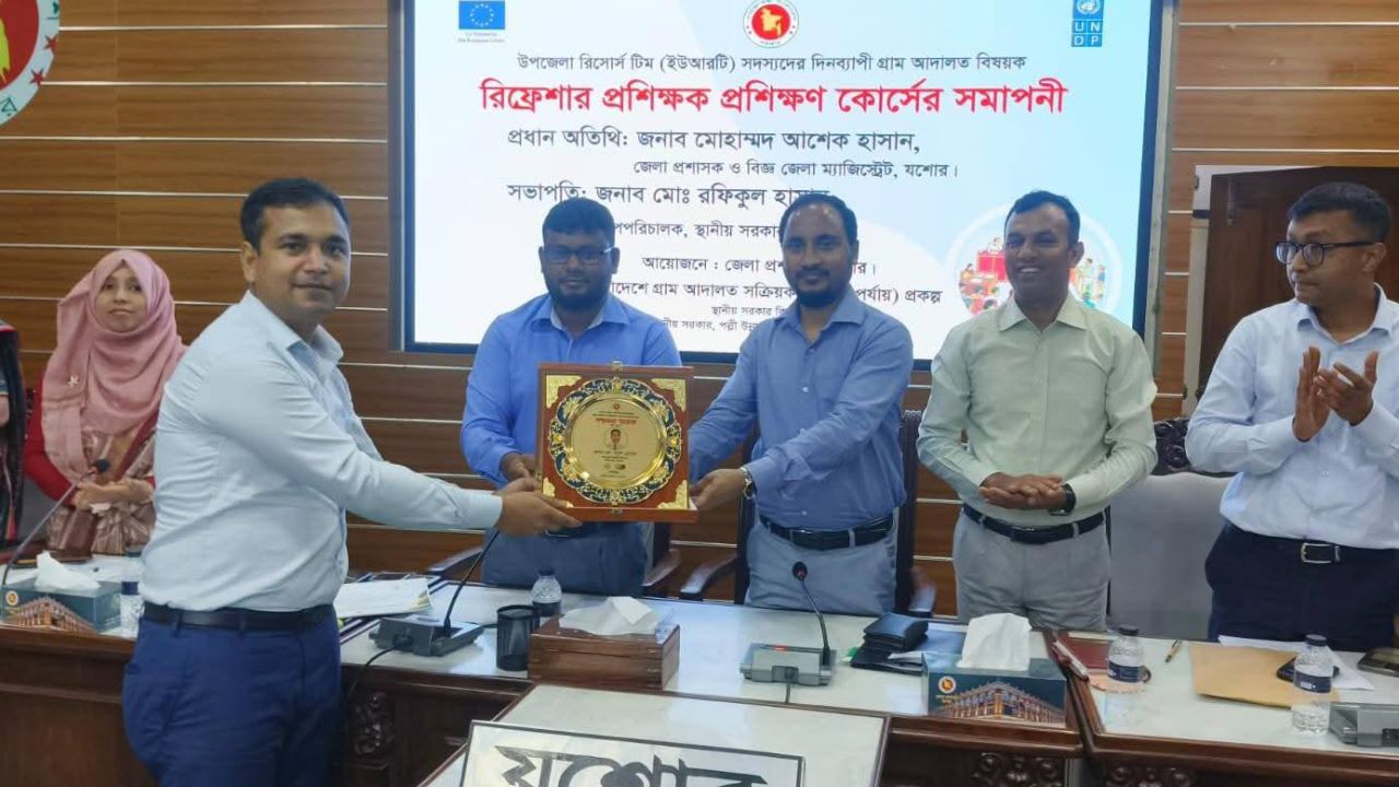 যশোরের শ্রেষ্ঠ ইউএনও সম্রাট হোসেন 