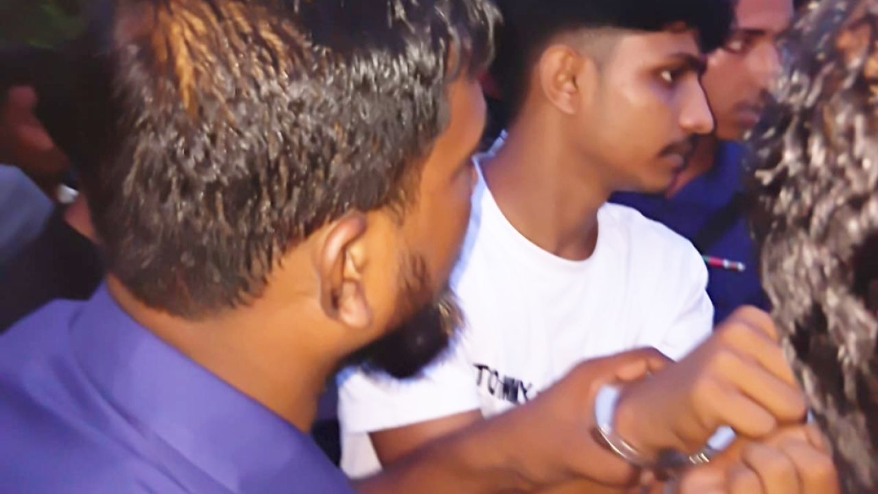 বেগমগঞ্জে বিশেষ অভিযানে অস্ত্রসহ যুবক ধরা, জব্দ রেজিস্ট্রেশনবিহীন মোটরসাইকেল